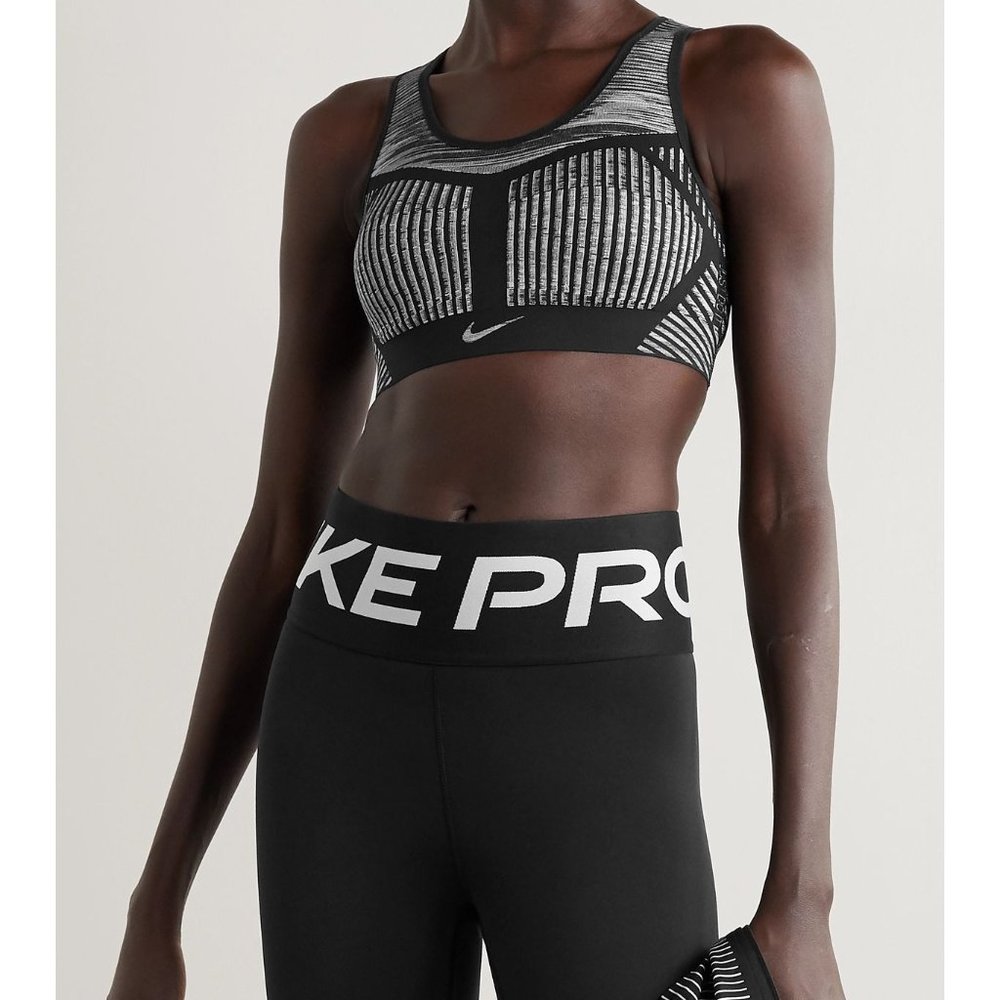 NIKE Fe/Nom striped Flyknit sports bra Size Small nearly seamless construction